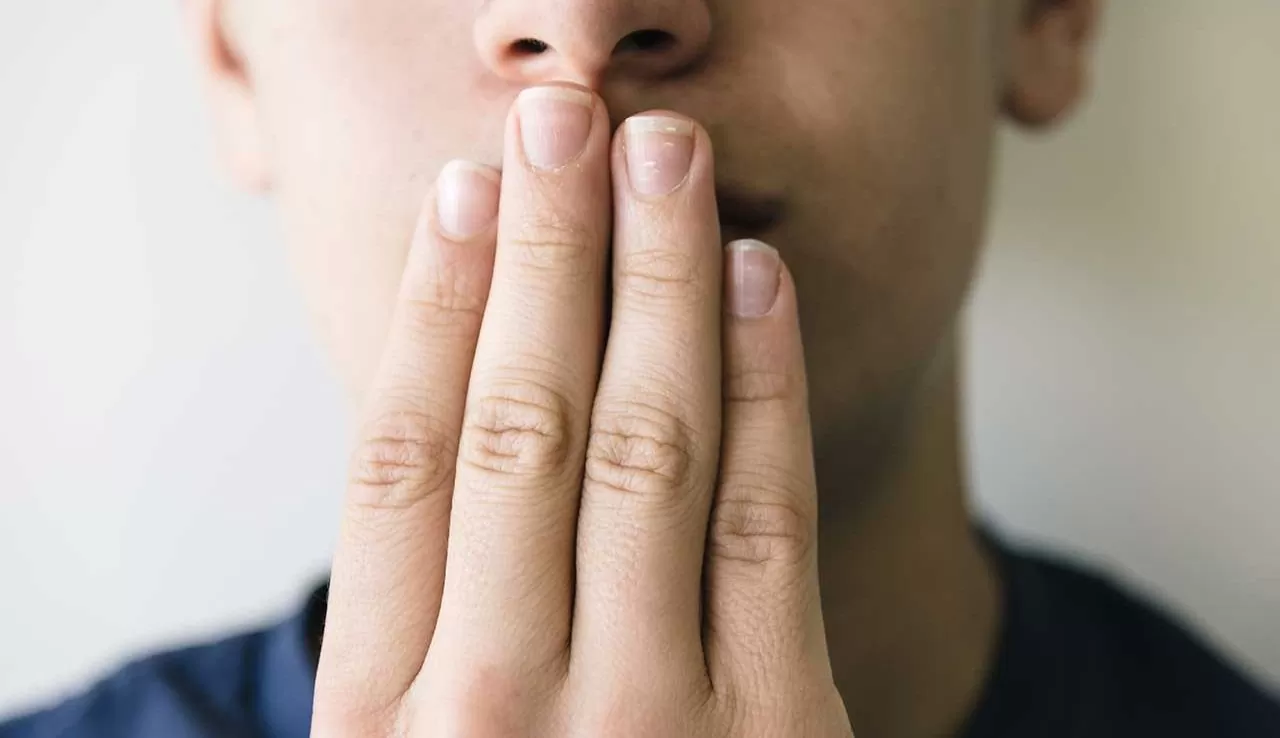Kenali Penyebab Bau Mulut dan Bagaimana Cara Mengatasinya
