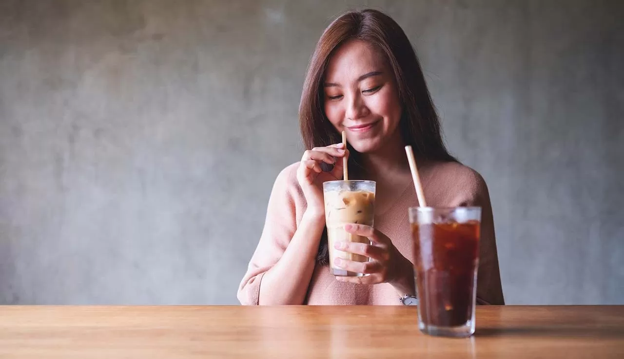 Kenali Dampak Buruk Mengonsumsi Minuman Soda, Kopi dan Alkohol Terhadap Kesehatan Gigi dan Mulut